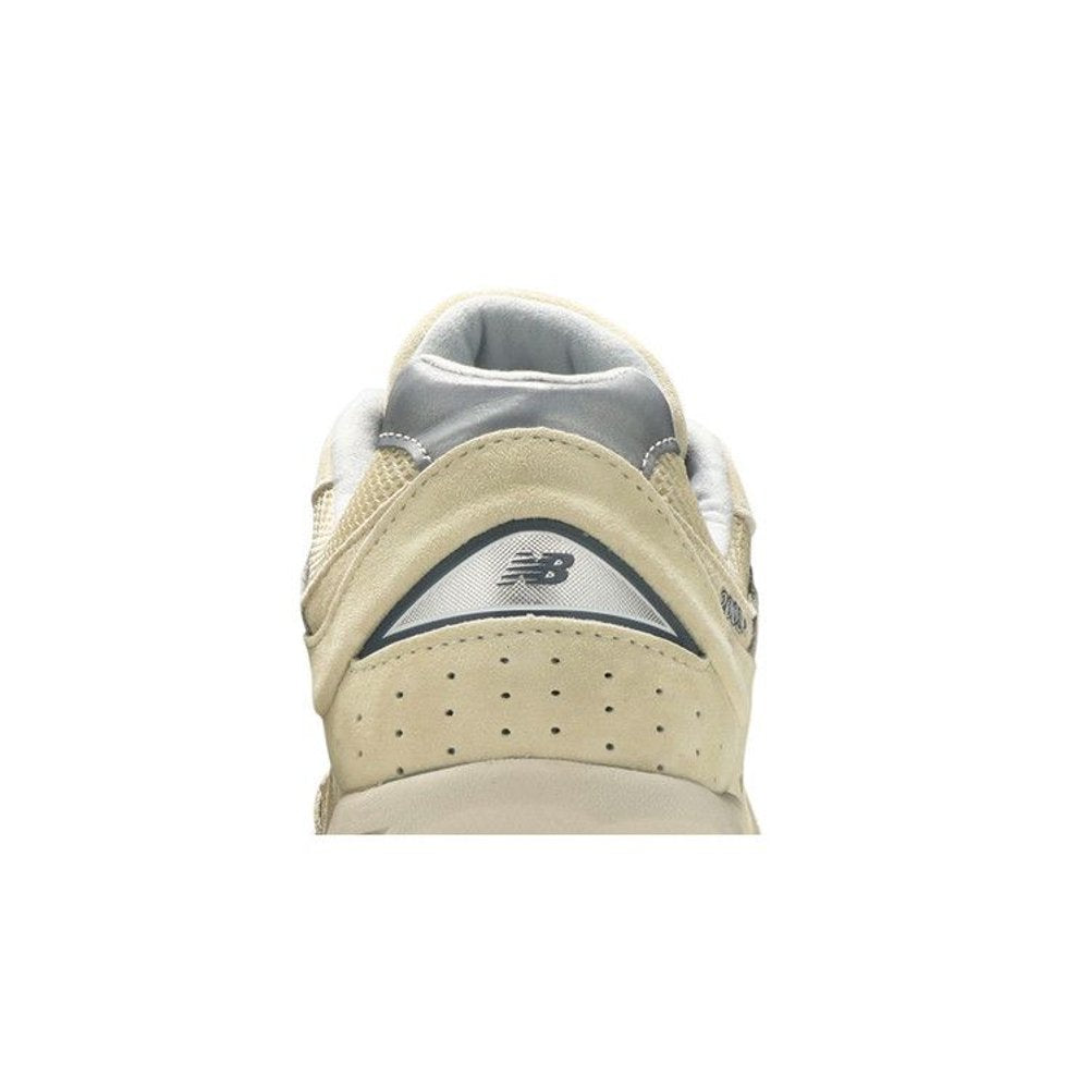 New Balance 2002R Bone Light Aluminum – detail materiálu | Purekickz