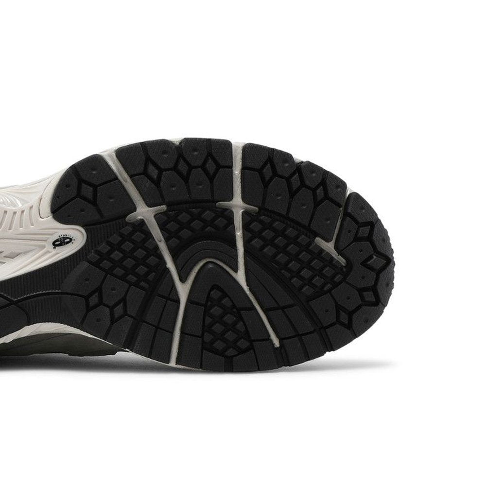 New Balance 2002R Marblehead Light Aluminum – pohled shora | Purekickz