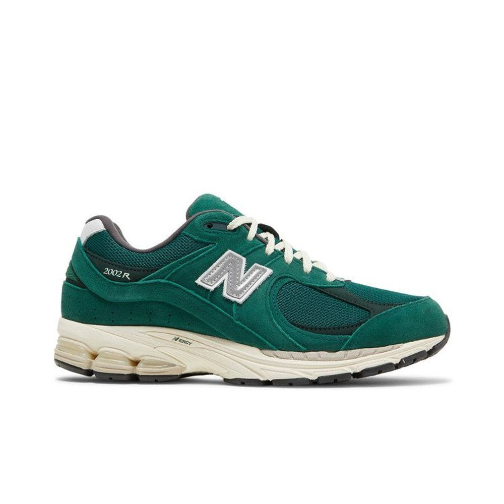 New Balance 2002R Nightwatch Green – boční pohled | Purekickz