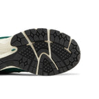 New Balance 2002R Nightwatch Green – pohled shora | Purekickz