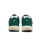 New Balance 2002R Nightwatch Green – podrážka | Purekickz