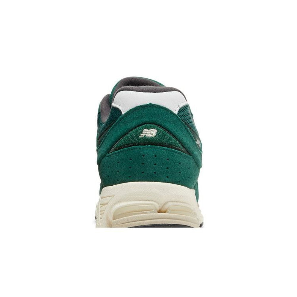 New Balance 2002R Nightwatch Green – detail materiálu | Purekickz