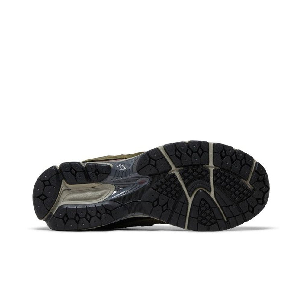 New Balance 2002R Protection Pack Dark Moss – zadní pohled | Purekickz