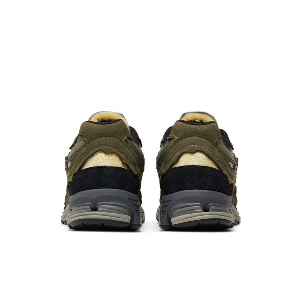 New Balance 2002R Protection Pack Dark Moss – podrážka | Purekickz