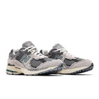 New Balance 2002R Protection Pack - Rain Cloud – lifestyle foto | Purekickz