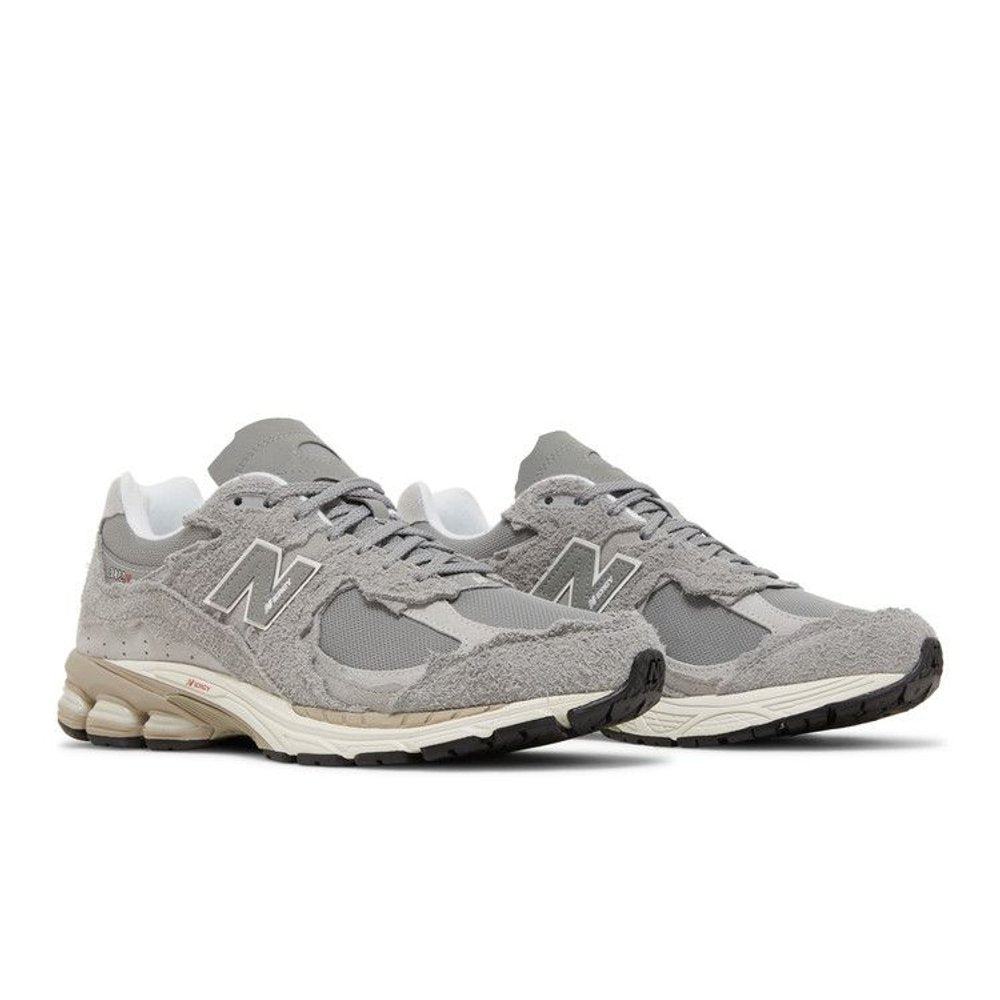 New Balance 2002R 'Protection Pack - Slate Grey' – lifestyle foto | Purekickz