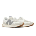 New Balance 327 Moonbeam Shadow Grey – lifestyle foto | Purekickz