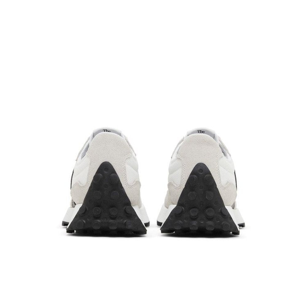New Balance 327 White Black – podrážka | Purekickz