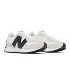 New Balance 327 White Black – lifestyle foto | Purekickz