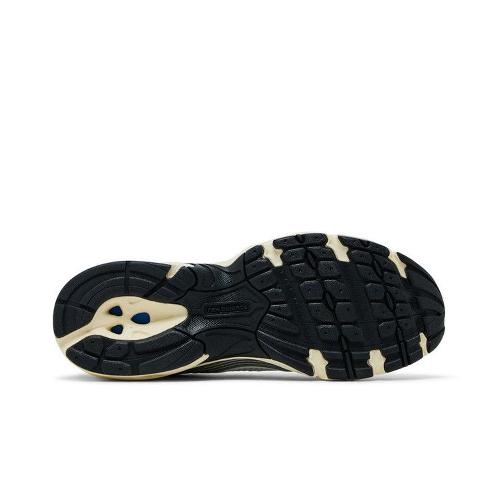 New Balance 530 Silver Metallic Black Cement