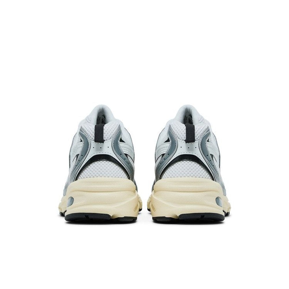 New Balance 530 Silver Metallic Black Cement – podrážka | Purekickz