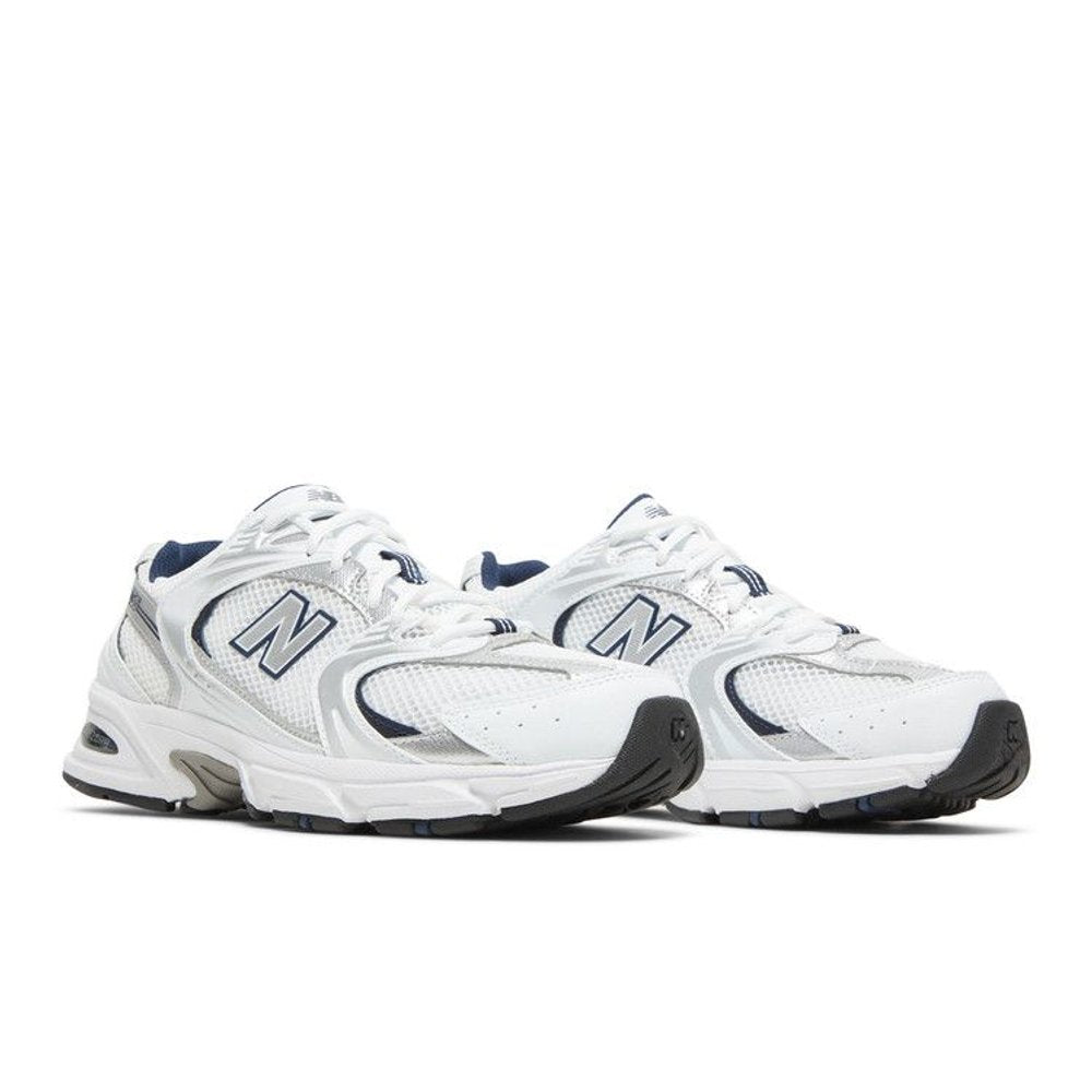 New Balance 530 'White Natural Indigo' – lifestyle foto | Purekickz
