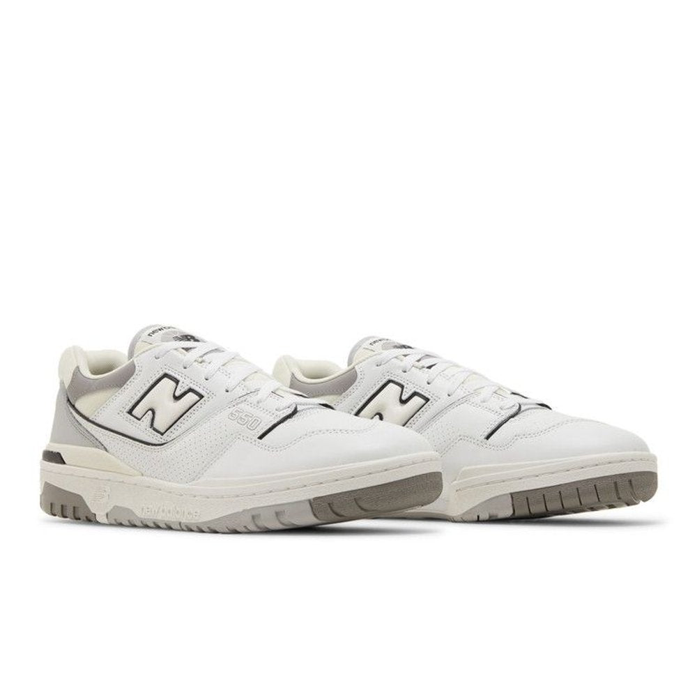 New Balance 550 Salt and Pepper – lifestyle foto | Purekickz