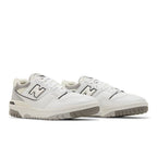 New Balance 550 Salt and Pepper – lifestyle foto | Purekickz