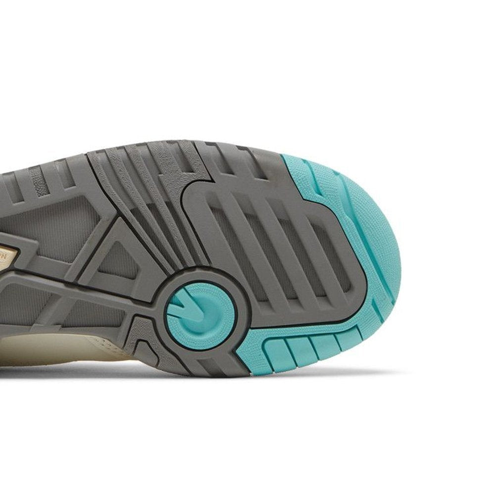 New Balance 550 Sea Salt Yellow (GS) – zadní pohled | Purekickz