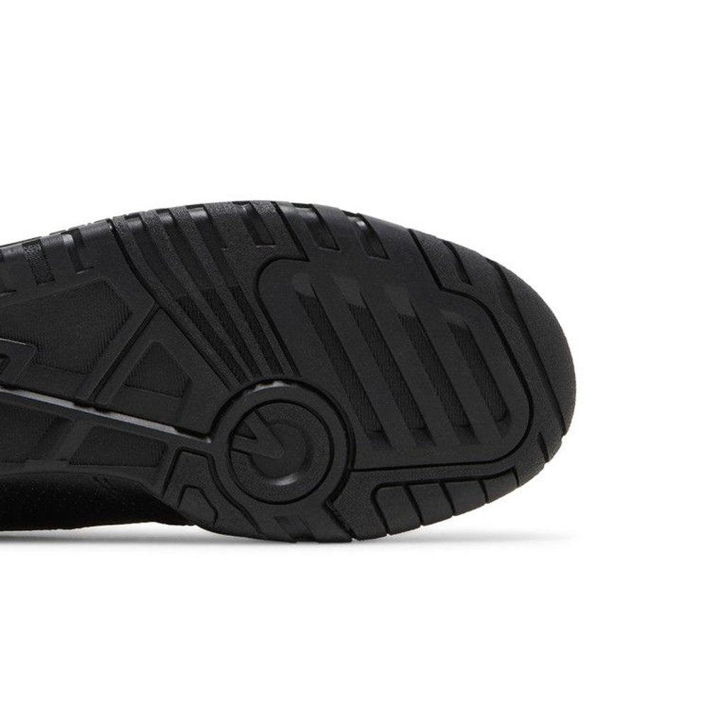 New Balance 550 Triple Black – pohled shora | Purekickz