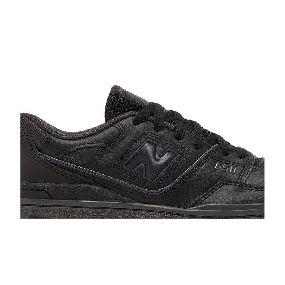 New Balance 550 Triple Black (GS) – detail | Purekickz