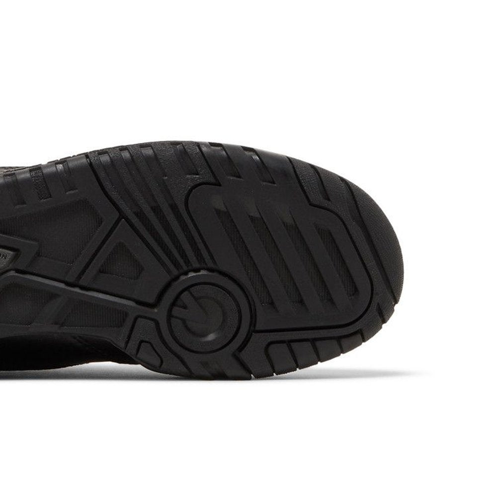 New Balance 550 Triple Black (GS) – pohled shora | Purekickz