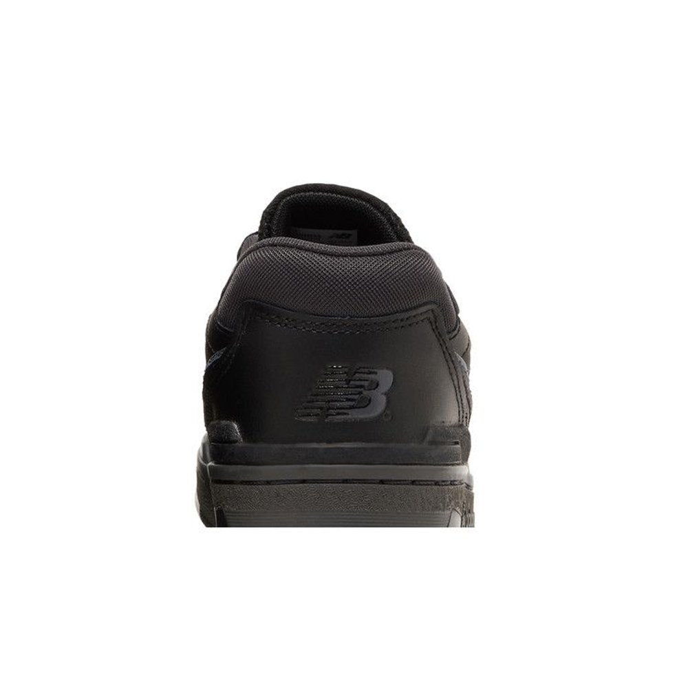 New Balance 550 Triple Black (GS) – detail materiálu | Purekickz