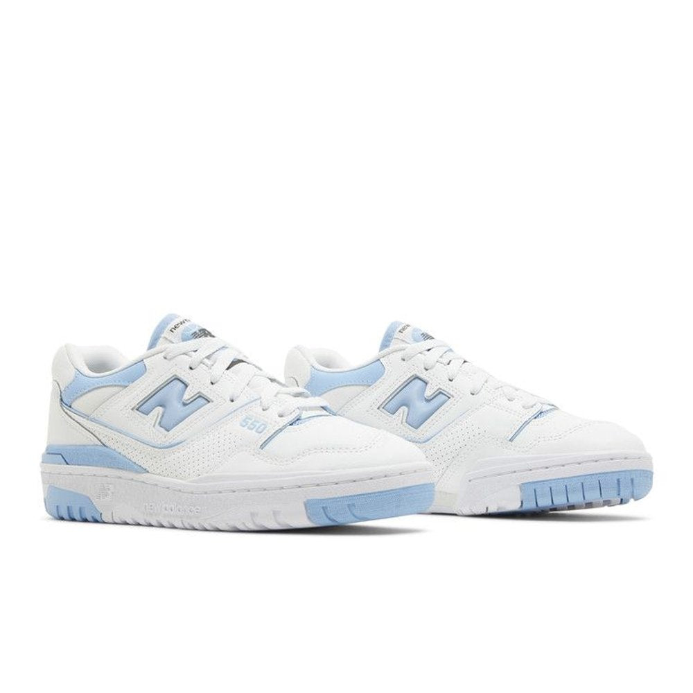New Balance 550 UNC White Dusk Blue – lifestyle foto | Purekickz