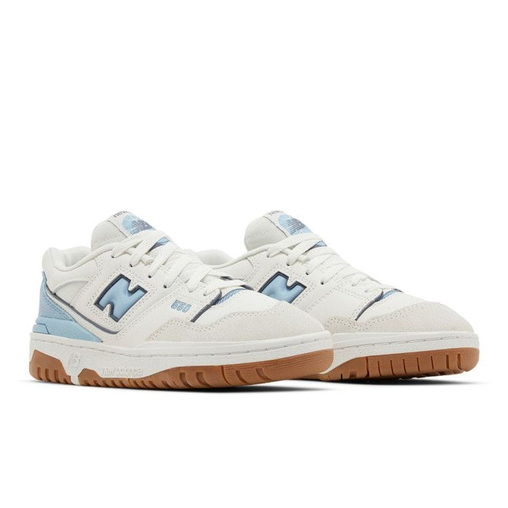 New Balance 550 White Blue Gum (GS) – lifestyle foto | Purekickz