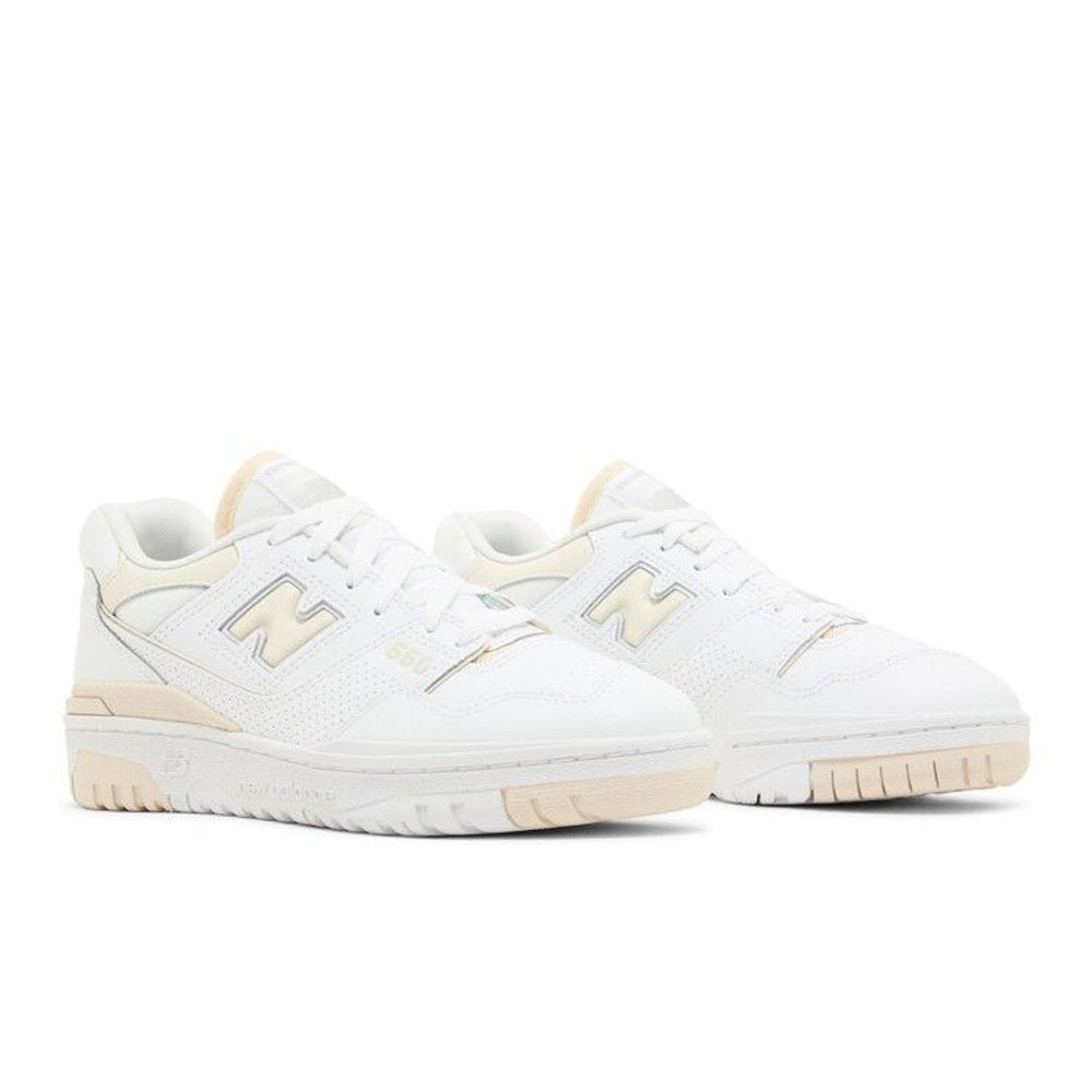 New Balance 550 White Linen (W) – lifestyle foto | Purekickz