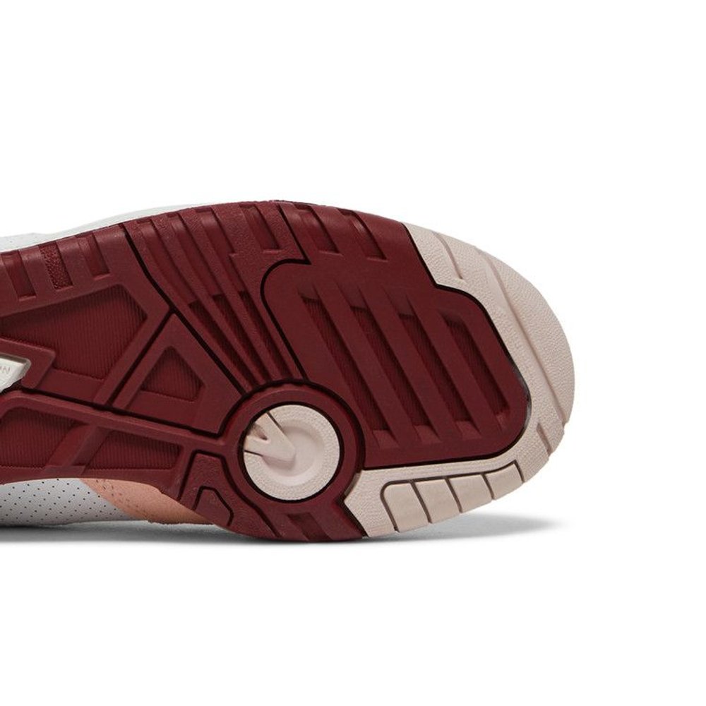 New Balance 550 White Scarlet (W) – pohled shora | Purekickz