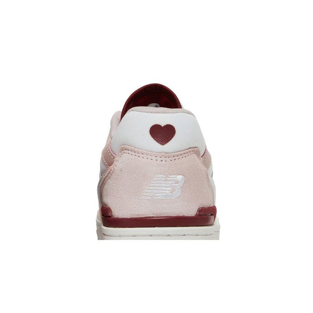 New Balance 550 White Scarlet (W) – detail materiálu | Purekickz