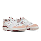 New Balance 550 White Scarlet (W) – lifestyle foto | Purekickz