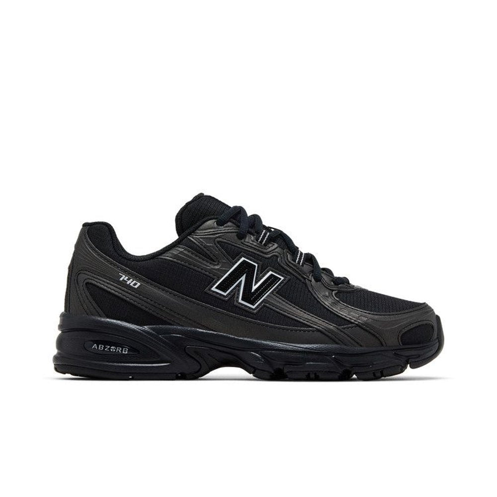 New Balance 740 Black Silver Metallic – boční pohled | Purekickz