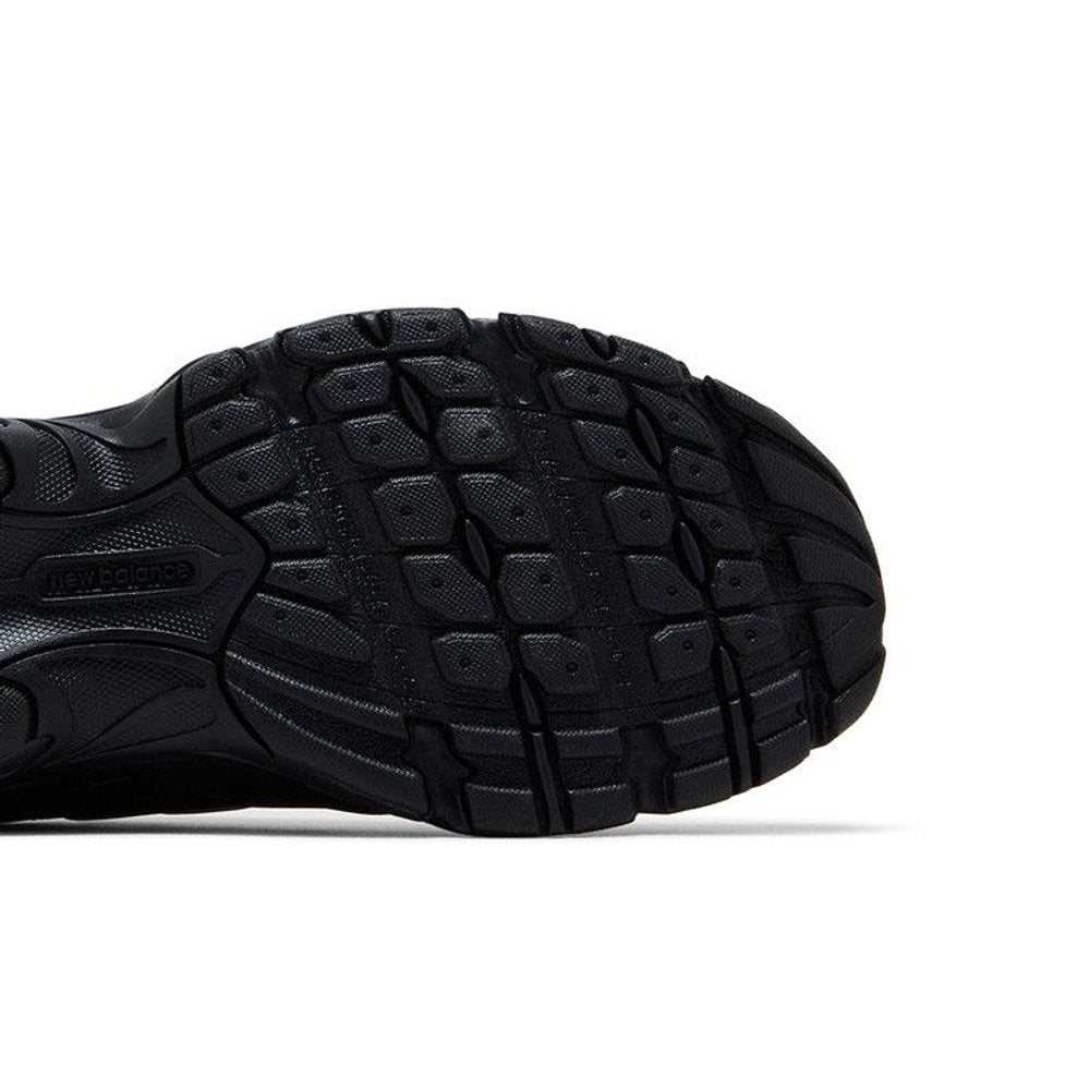 New Balance 740 Black Silver Metallic – pohled shora | Purekickz