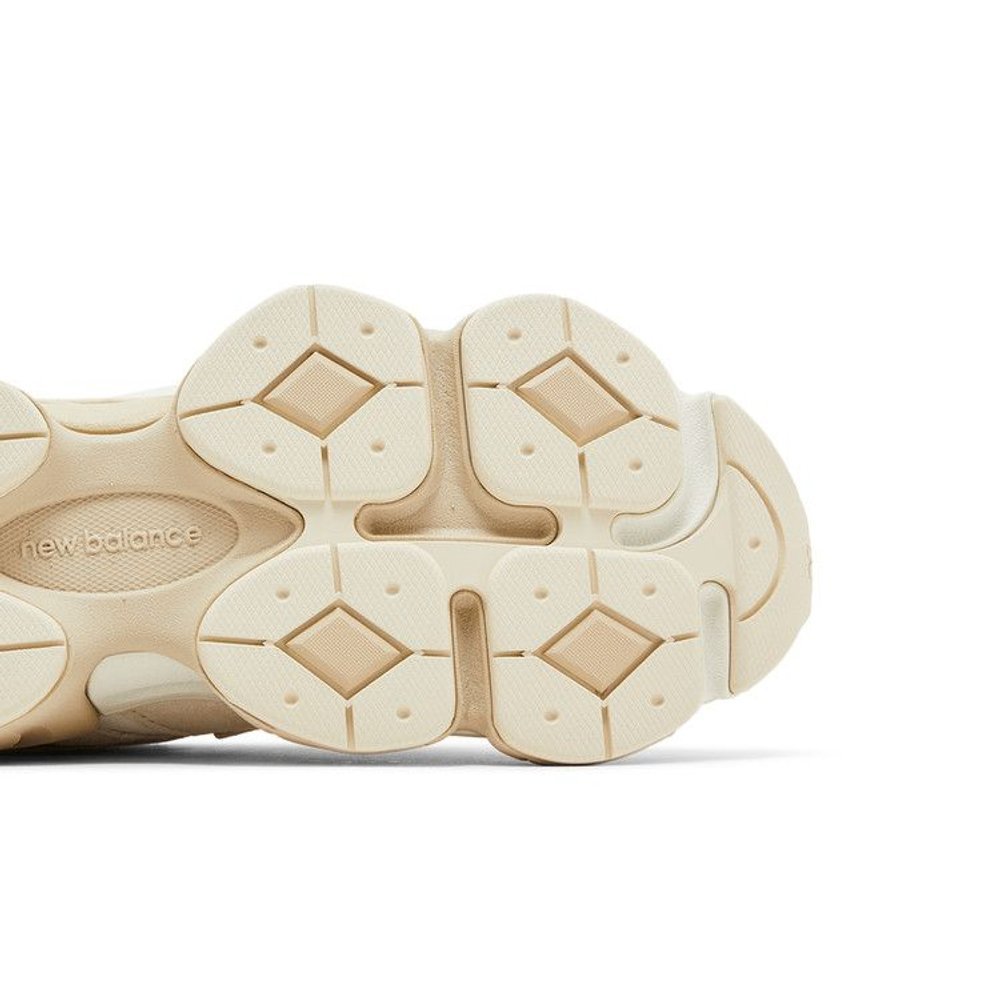 New Balance 9060 Beige – pohled shora | Purekickz