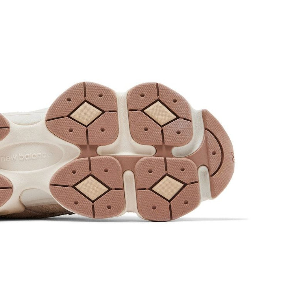New Balance 9060 Bisque Sea Salt – pohled shora | Purekickz