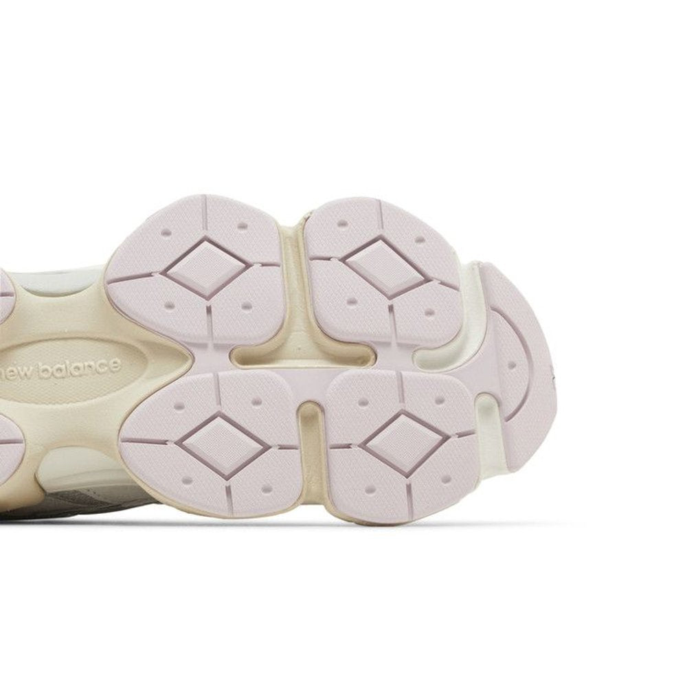 New Balance 9060 Grey Lilac – pohled shora | Purekickz