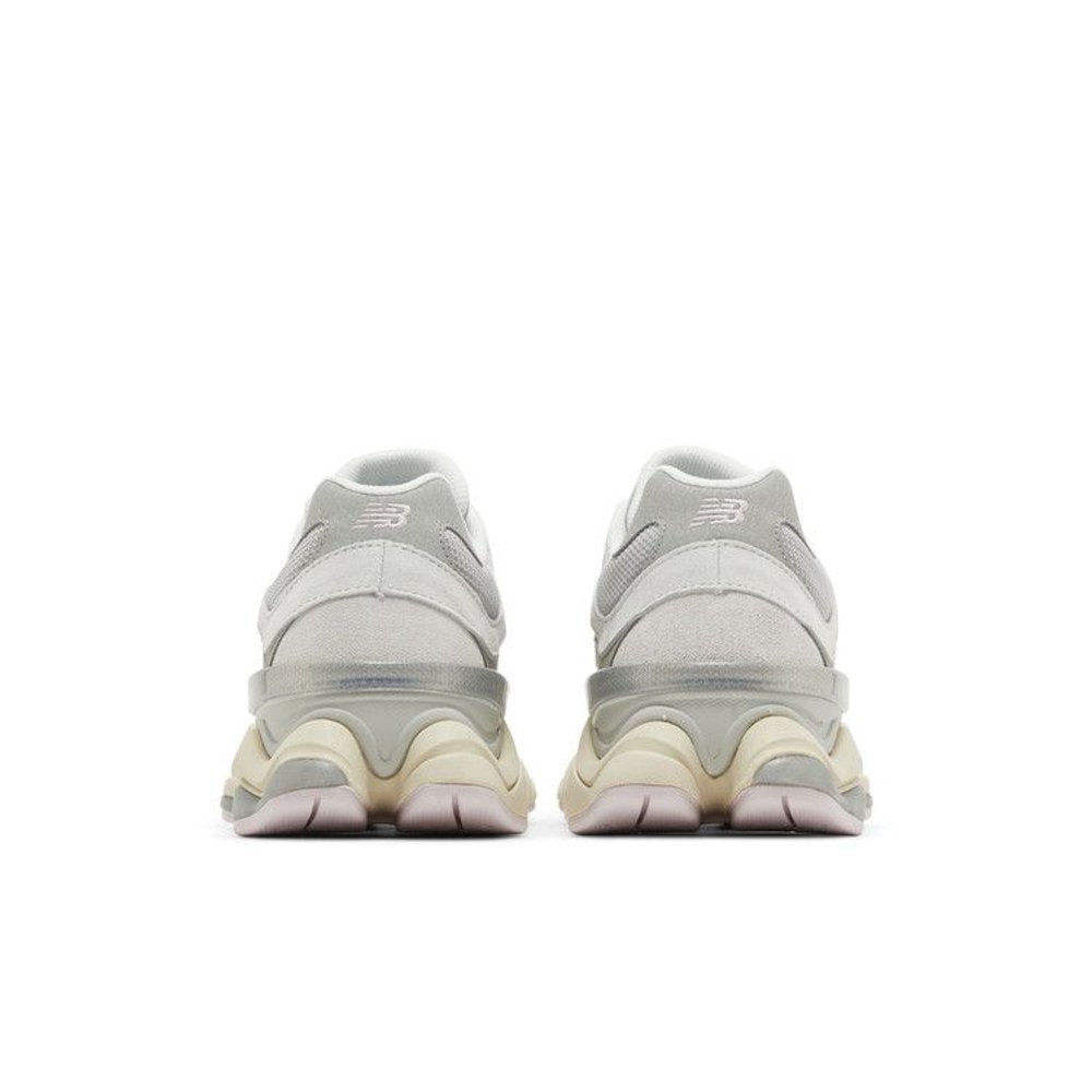 New Balance 9060 Grey Lilac – podrážka | Purekickz