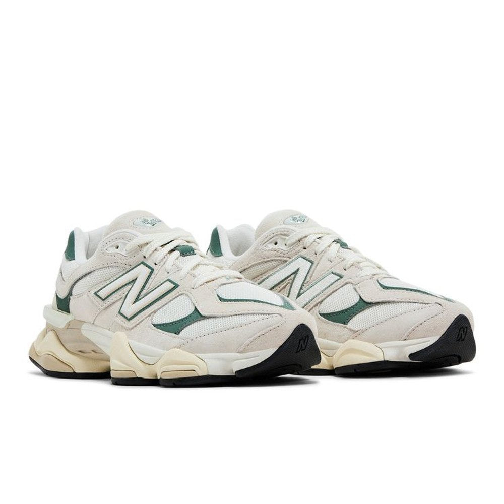 New Balance 9060 Linen Dark Juniper – lifestyle foto | Purekickz