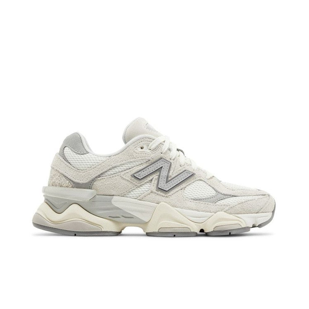 New Balance 9060 Moonbeam Sea Salt – boční pohled | Purekickz
