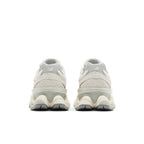 New Balance 9060 Moonbeam Sea Salt – podrážka | Purekickz