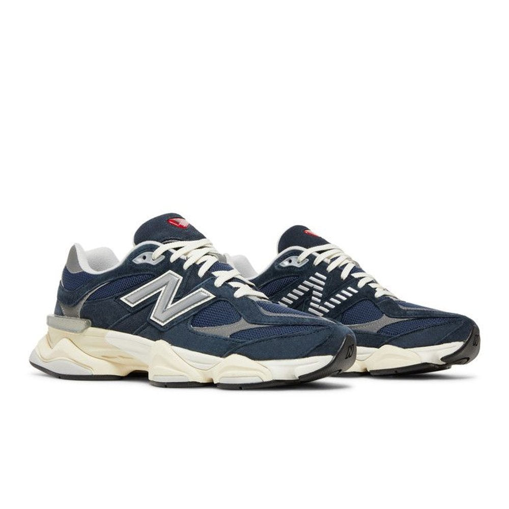 New Balance 9060 Navy White – lifestyle foto | Purekickz