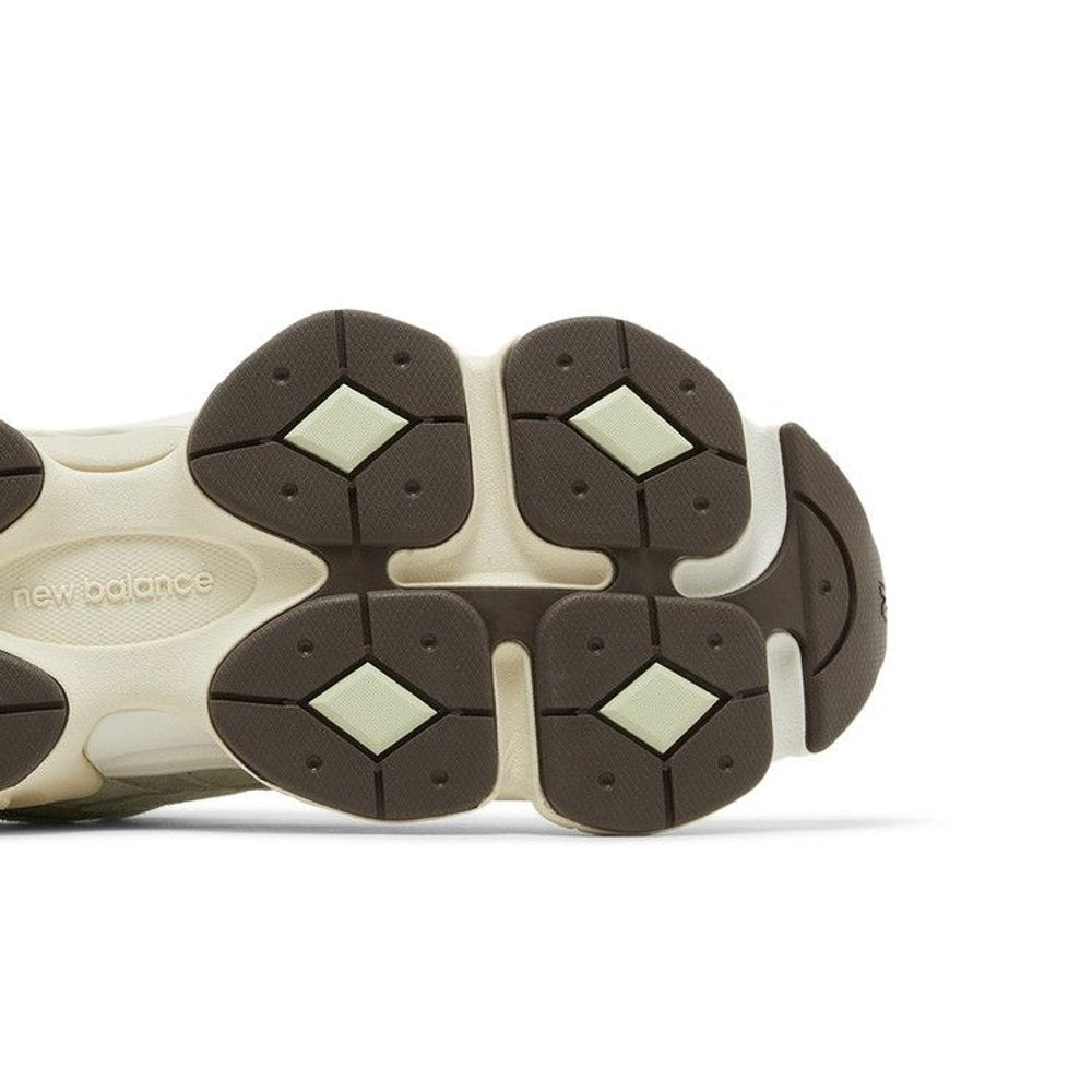 New Balance 9060 'Olivine' – pohled shora | Purekickz