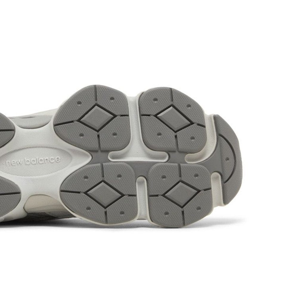 New Balance 9060 Shadow Grey – pohled shora | Purekickz