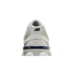 New Balance 9060 'Silver Metallic Grey' – detail materiálu | Purekickz