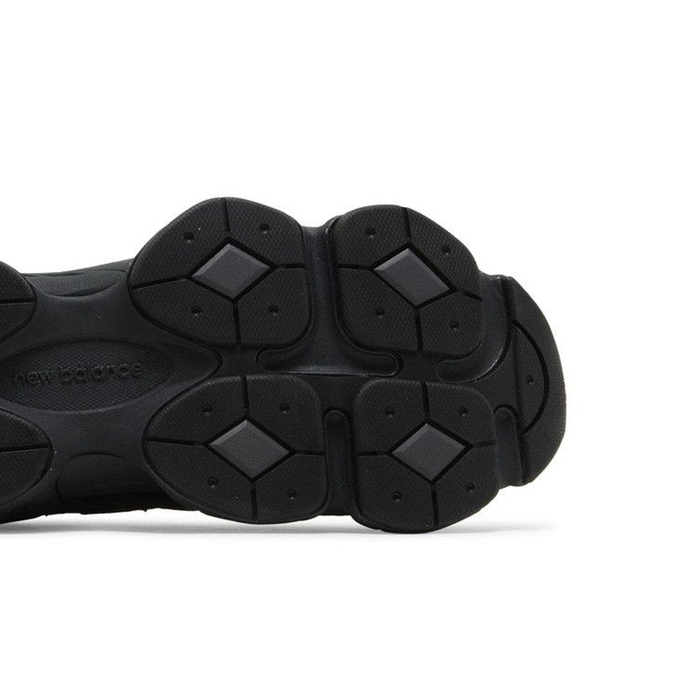 New Balance 9060 Triple Black Leather – pohled shora | Purekickz