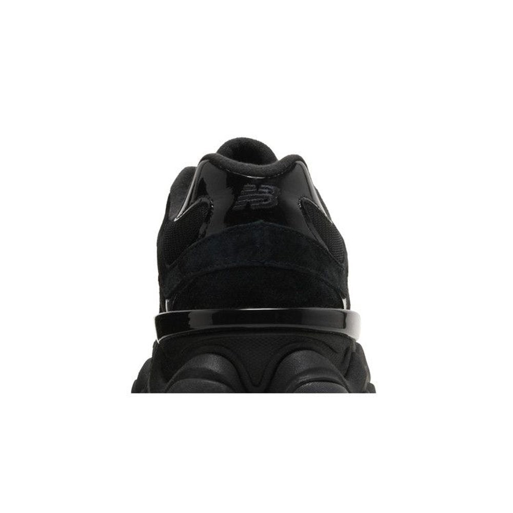 New Balance 9060 Triple Black Patent – detail materiálu | Purekickz