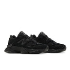 New Balance 9060 Triple Black Patent – lifestyle foto | Purekickz