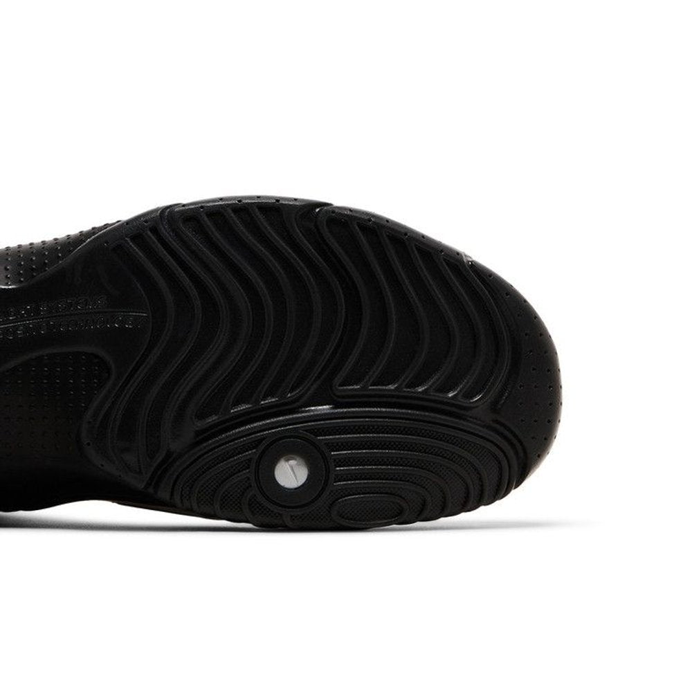 Nike Air Flightposite Black (2025) – pohled shora | Purekickz