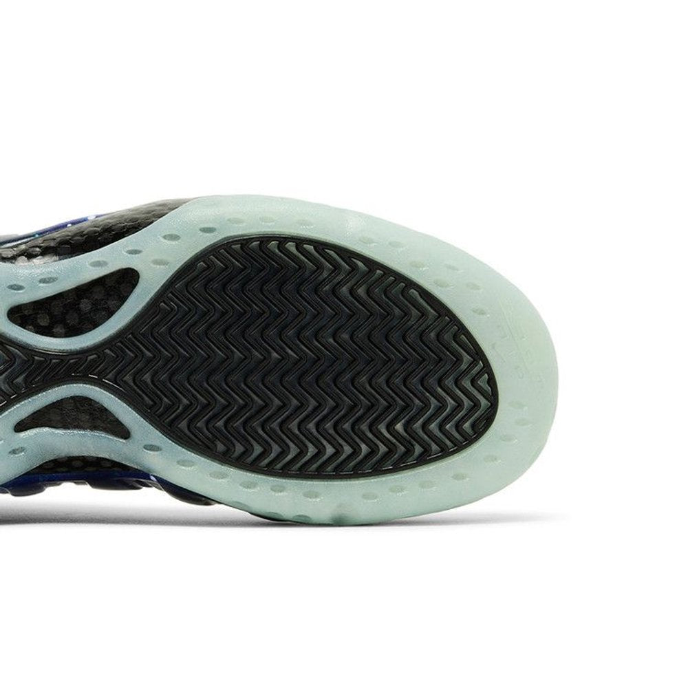 Nike Air Foamposite One 'Galaxy' 2025 – pohled shora | Purekickz