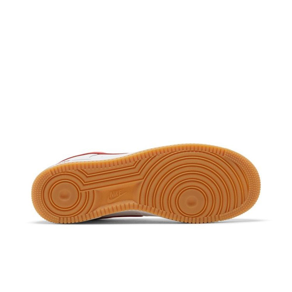 Nike Air Force 1 '07 Low Color of the Month University Red Gum – zadní pohled | Purekickz