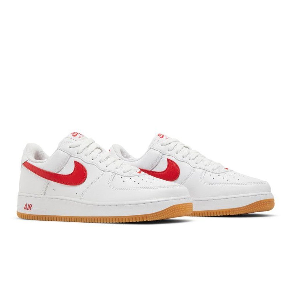 Nike Air Force 1 '07 Low Color of the Month University Red Gum – lifestyle foto | Purekickz