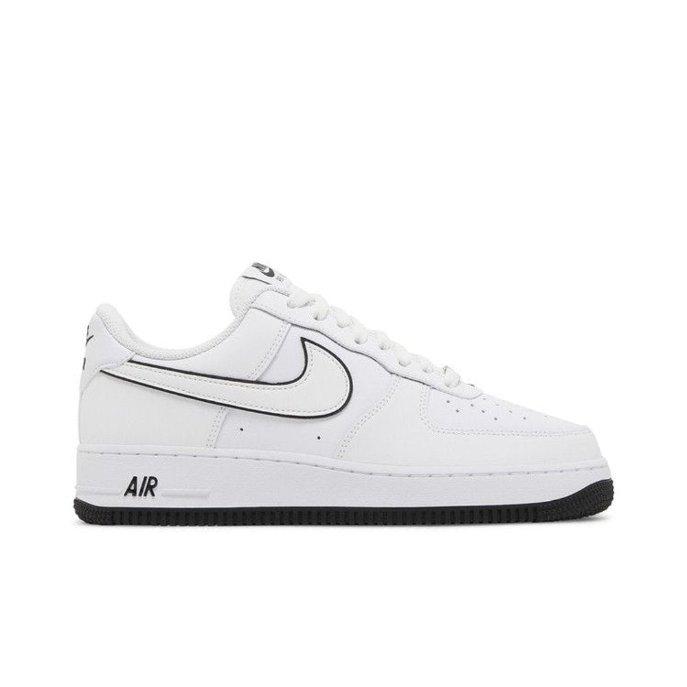 Nike Air Force 1 '07 Low White Black Outline Swoosh – boční pohled | Purekickz